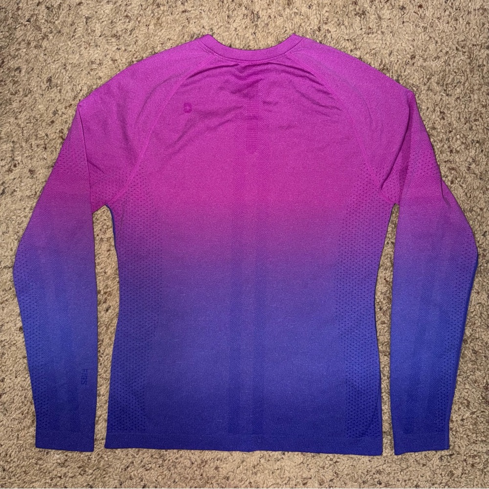 FIGS SALTA SEAMLESS OMBRE LONGSLEEVE CREWNECK UNDERSCRUB / PURPLE / SIZE LARGE - Picture 2 of 5